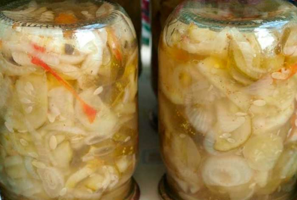 Огуречный салат с чесноком и кориандром на зиму — подробный рецепт